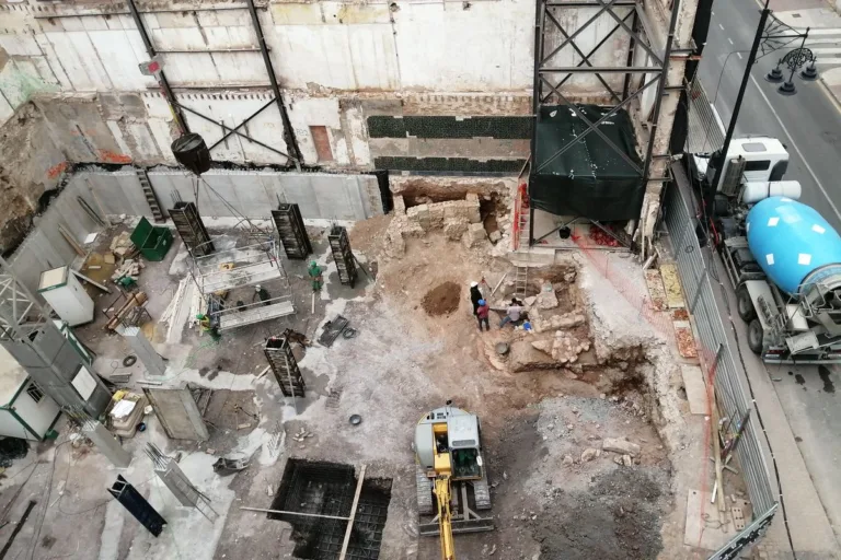 Denuncian judicialmente al Ayuntamiento de Cartagena por la destrucción de un muro cartaginés del siglo III a.C.