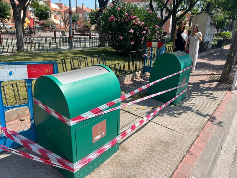 El PSOE exige al Gobierno de Ballesta la reparación urgente de contenedores soterrados y mejoras en la limpieza de barrios y pedanías