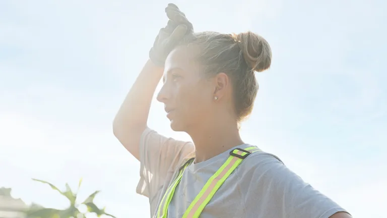 UPTA alerta: uno de cada tres autónomos trabaja al aire libre sin protección ante el calor extremo