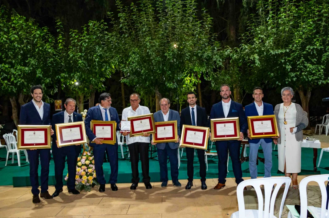 Calasparra concede la Medalla de Honor al equipo médico de la Plaza de Toros liderado por el doctor Ricardo Robles Calasparra concede la Medalla de Honor al equipo médico de la Plaza de Toros liderado por el doctor Ricardo Robles