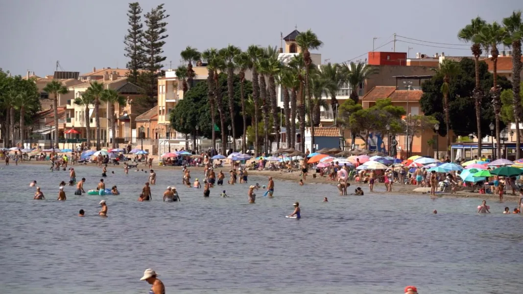 Fotos playas turismo los alcázares verano 2025 (8) (002) Los Alcázares vive un verano histórico con cifras récord de ocupación hotelera y una oferta turística en expansión