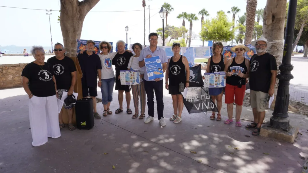 Presentación Abrazo Mar Menor Los Alcázares acoge este sábado la V Jornada del Abrazo al Mar Menor con una cadena humana y actividades por su defensa