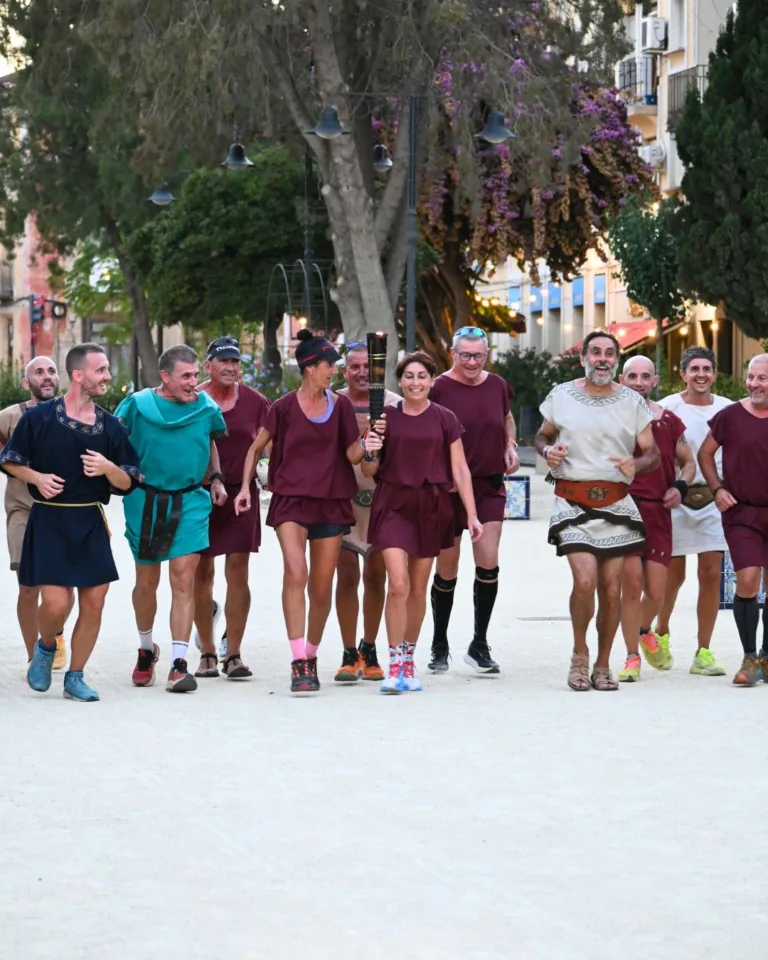 Mula recibe el fuego sagrado de Cartagineses y Romanos en el VI Iter Ignis