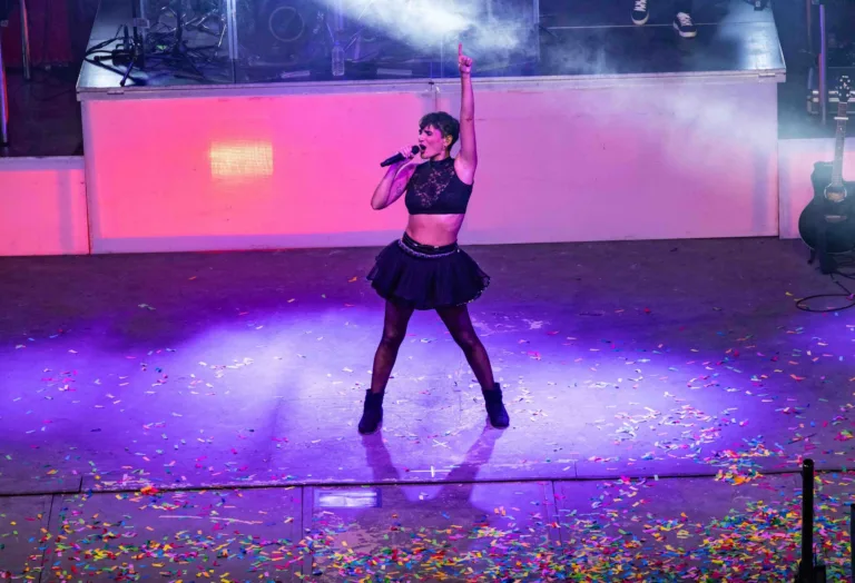 La Feria de Calasparra revive la magia de Mecano con el espectáculo “Hija de la Luna”