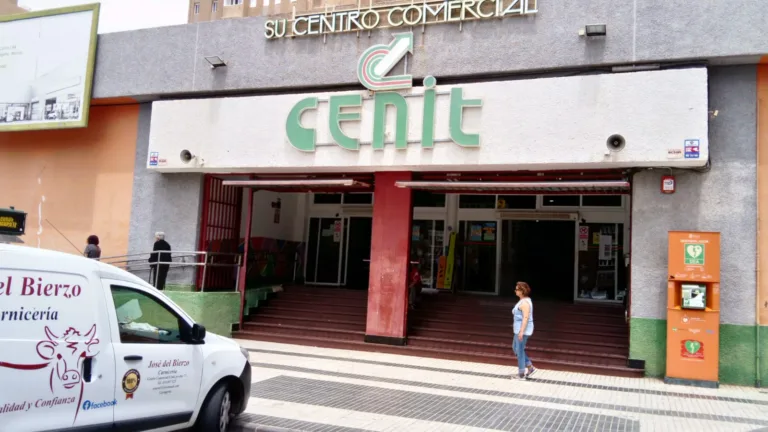 El Partido Cantonal denuncia el abandono del Centro Comercial Cenit por parte del Ayuntamiento