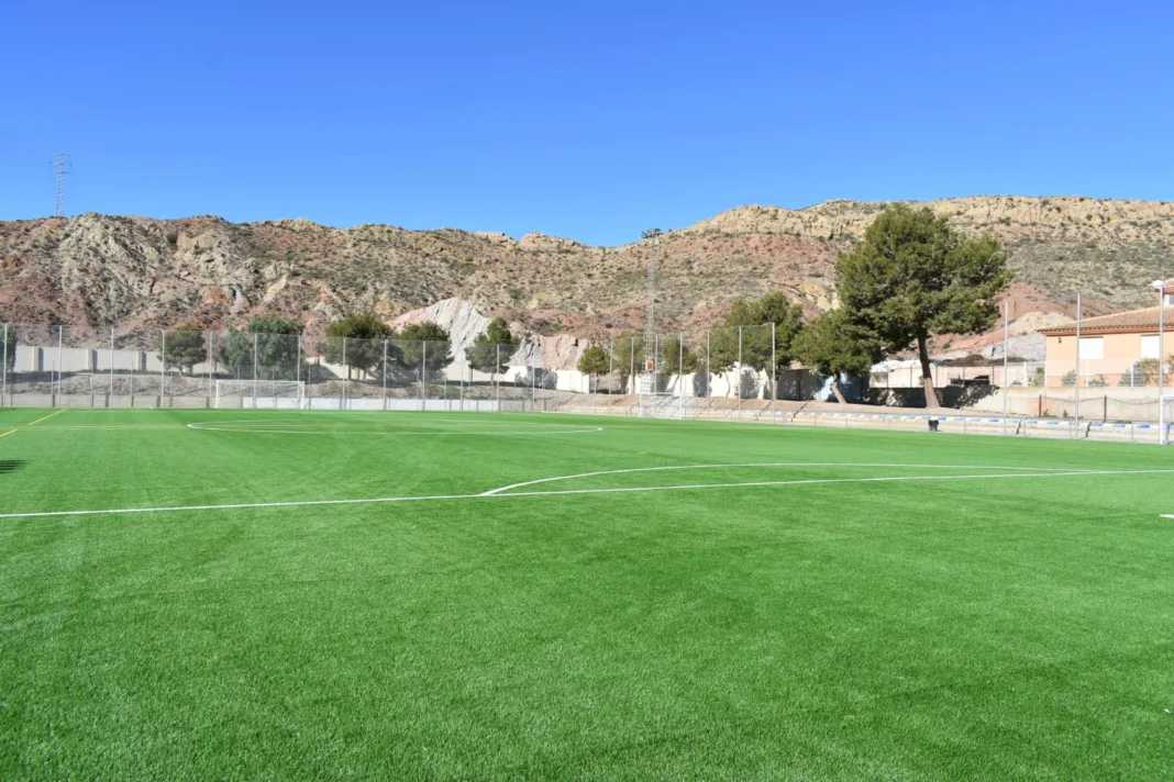 Imagen Archivo Campo de Fútbol Embarre Lorca congela las ayudas deportivas pese a prometer un 25% más