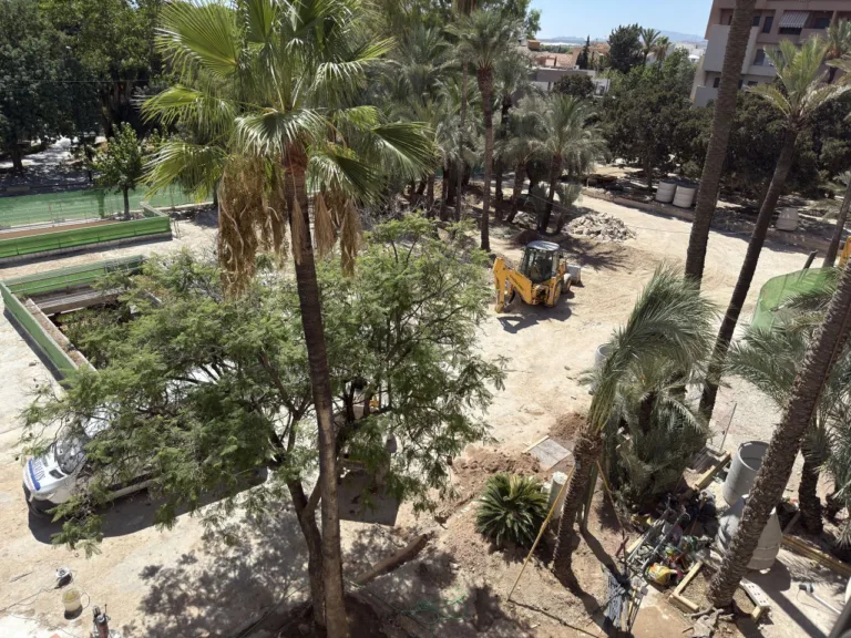 El PSOE de Alhama responsabiliza al PP de paralizar durante casi dos años las obras de la Plaza de la Constitución