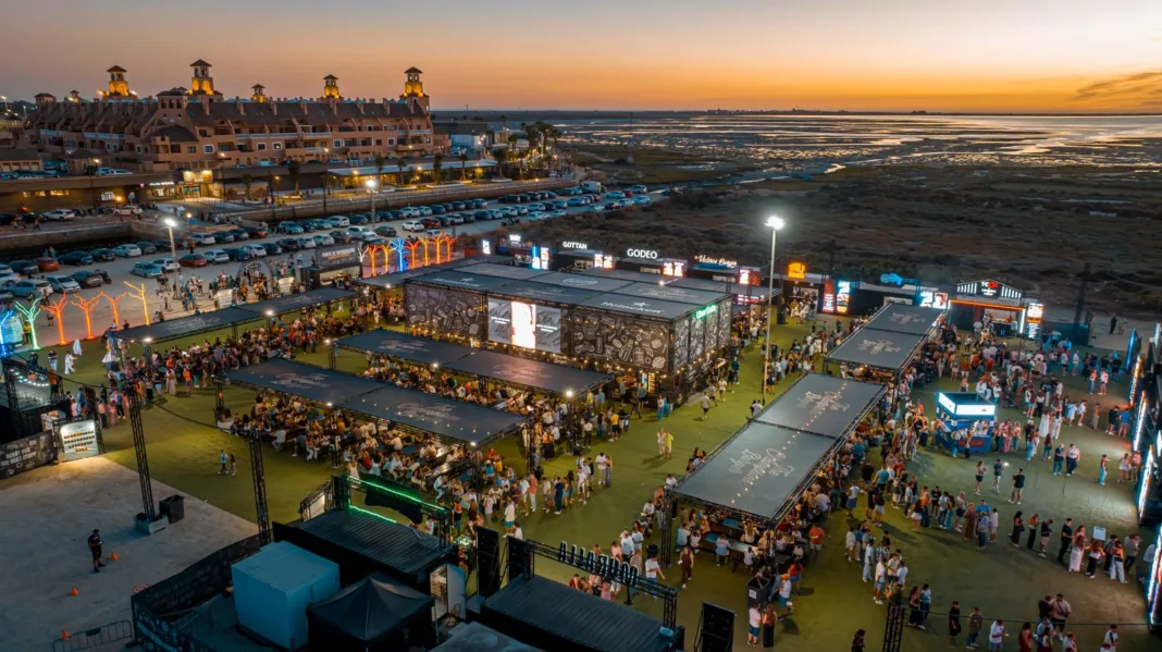 TCBOfftheRoad_Ambiente Del 25 de septiembre al 13 de octubre, 14 restaurantes competirán en la terminal de cruceros por el título a la mejor hamburguesa de la ciudad