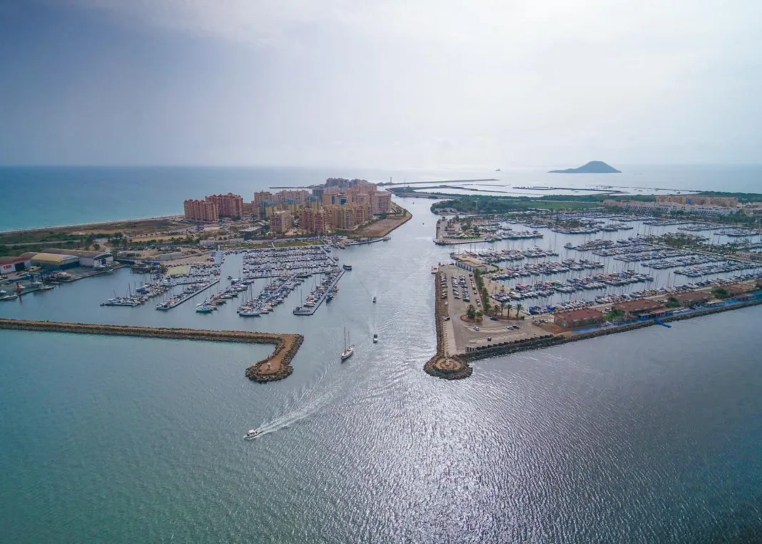 Vista aérea Puerto Deportivo Tomás Maestre La Manga S&S Cup convierte el Puerto Tomás Maestre en escaparate de innovación náutica y sostenibilidad