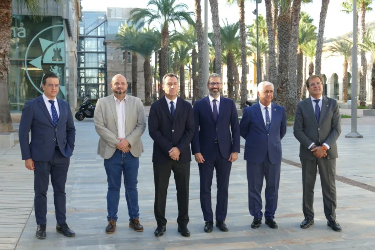 El Gobierno reafirma la inversión de 300 millones para modernizar el Puerto de Cartagena