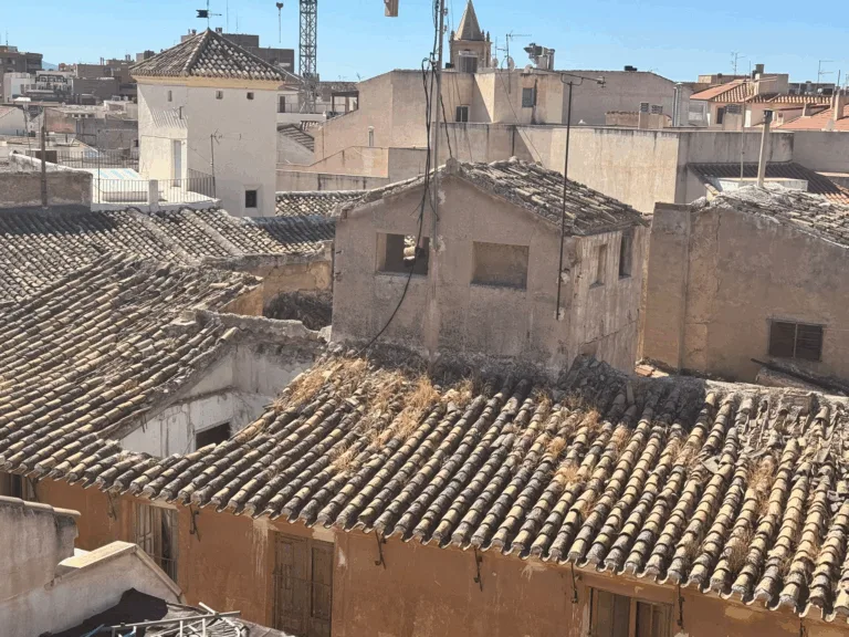 El PSOE alerta del riesgo de un edificio ruinoso en pleno casco histórico de Lorca