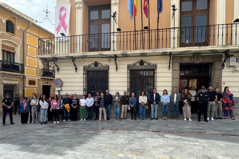 El Ayuntamiento reitera su compromiso con la igualdad y la lucha contra la violencia de género, sumándose al clamor regional contra esta lacra