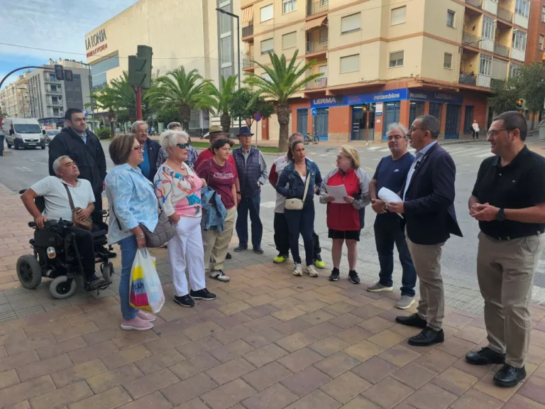 El PSOE de Lorca exige medidas urgentes para frenar la inseguridad vial en la Avenida Adolfo Suárez de La Viña