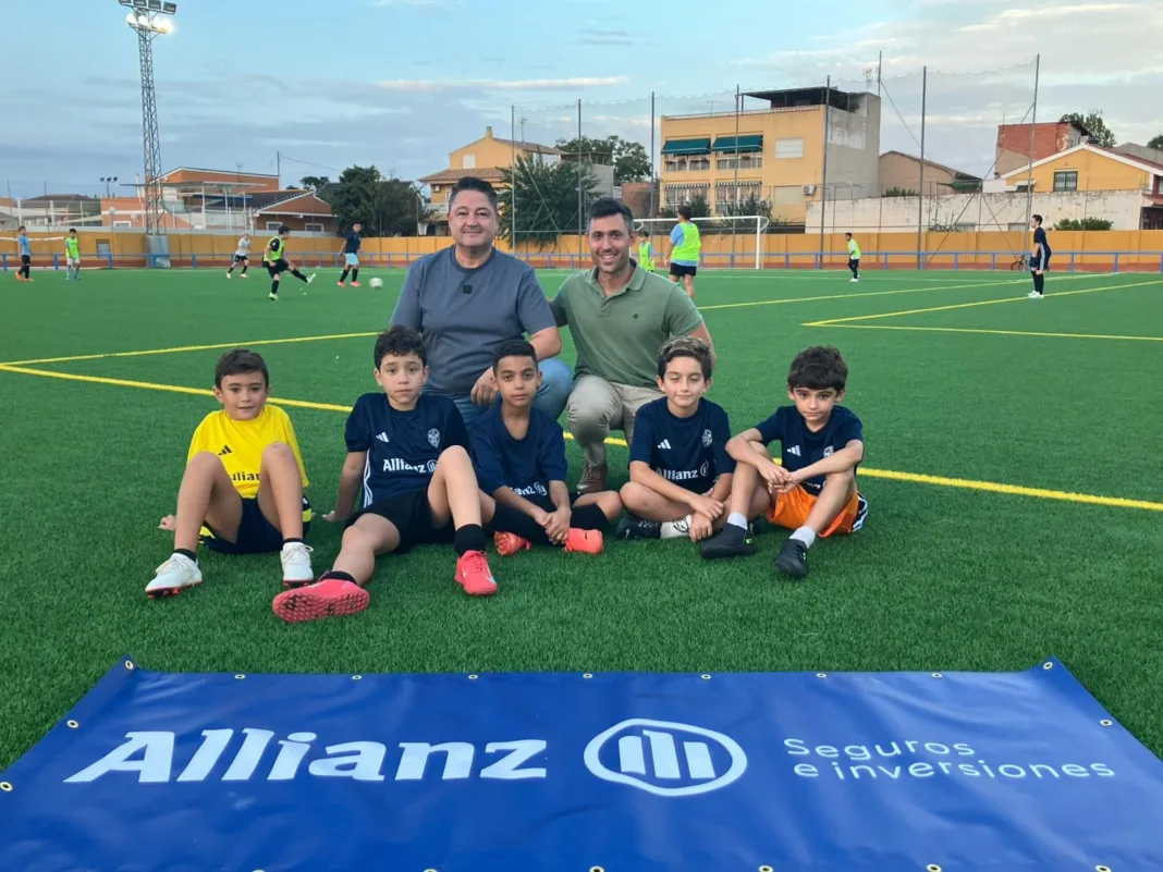 ASOCIACION DEPORTIVA RINCON DE SECA La Asociación Deportiva Rincón de Seca, elegida entre los 48 clubes patrocinados por Allianz en España