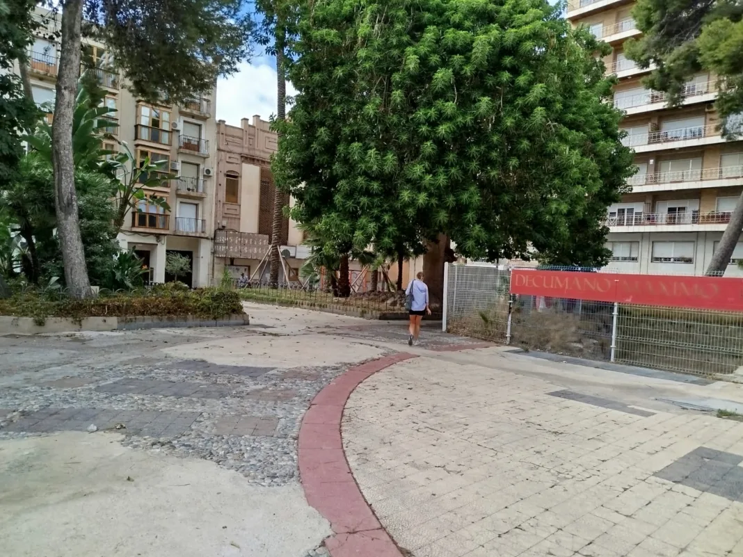 Foto Plaza de la Merced 2 El Partido Cantonal acusa a Noelia Arroyo de usar a la UPCT para retrasar la rehabilitación de la Plaza de la Merced