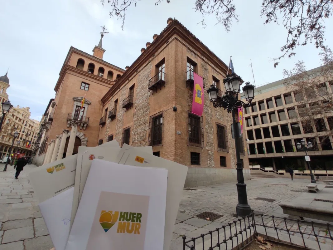 Huermur visita en ministerio de Cultura Huermur traslada al Ministerio de Cultura su preocupación por el deterioro del patrimonio murciano y la reforma de la Ley autonómica