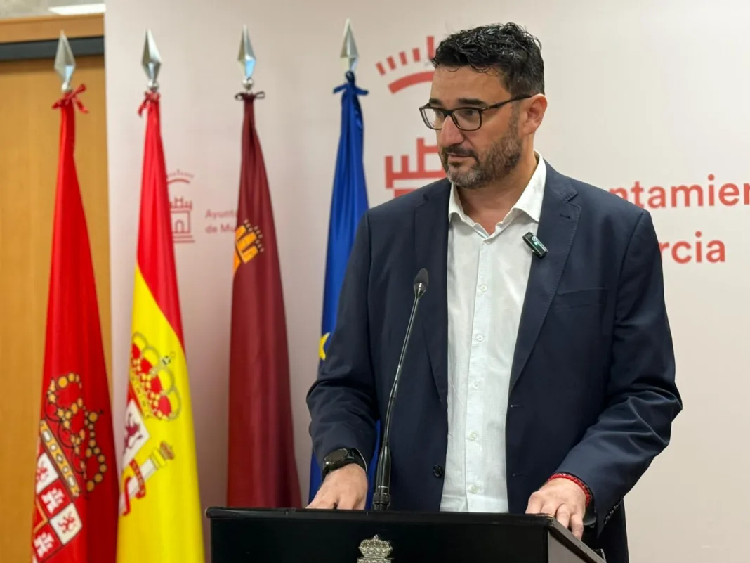 El PSOE exige la dimisión del concejal de Descentralización por mantener paralizada la Junta Municipal de Javalí Nuevo durante más de cuatro meses El PSOE exige la dimisión del concejal de Descentralización por mantener paralizada la Junta Municipal de Javalí Nuevo durante más de cuatro meses