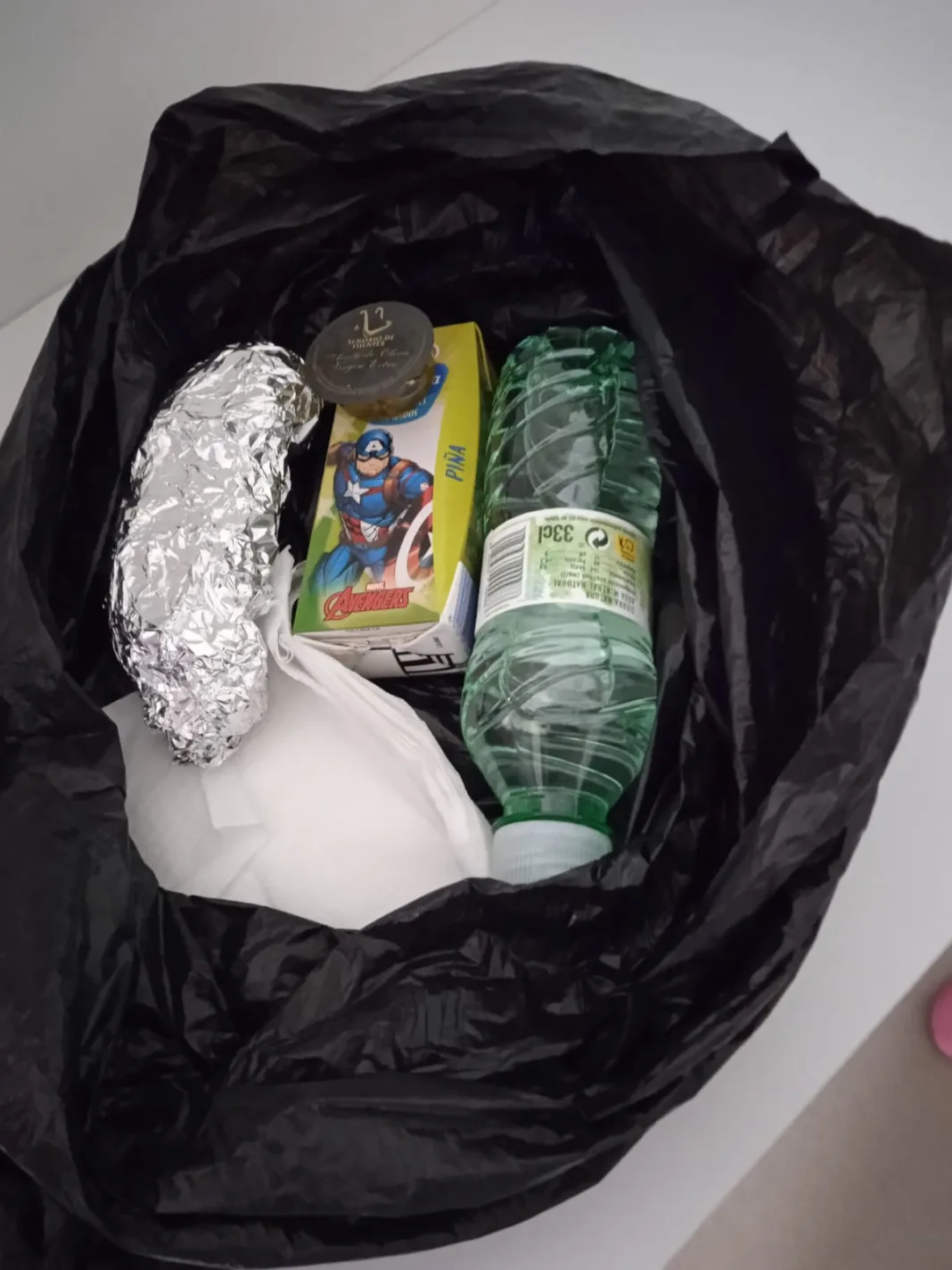 UGT denuncia que un niño ingresado en el hospital de Yecla recibió un bocadillo del día anterior dentro de una bolsa de basura UGT denuncia que un niño ingresado en el hospital de Yecla recibió un bocadillo del día anterior dentro de una bolsa de basura
