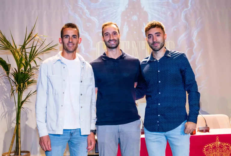 Calasparra celebra una noche literaria con la presentación de Cuentos de dioses olvidados, la nueva obra de Sergio Torrente