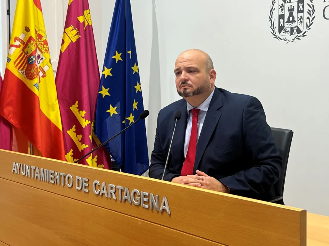 El PSOE acusa a Arroyo de acallar a vecinos y oposición en los plenos El PSOE acusa a Arroyo de acallar a vecinos y oposición en los plenos