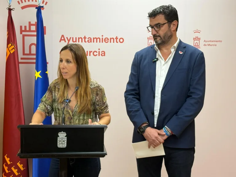 El PSOE denuncia que los recortes del PP dejan sin ayudas a miles de menores vulnerables en el municipio de Murcia