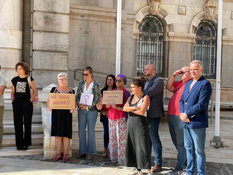 El PSOE de Cartagena acusa a Noelia Arroyo de “ceder a Vox e invisibilizar la violencia machista”