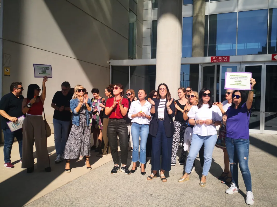 CCOO denuncia la sobrecarga laboral en los juzgados de violencia sobre la mujer de la Región de Murcia CCOO denuncia la sobrecarga laboral en los juzgados de violencia sobre la mujer de la Región de Murcia