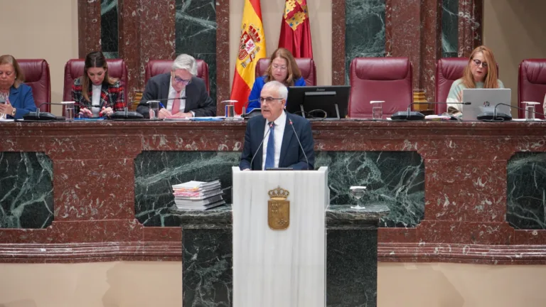 El PSOE logra que la Asamblea rechace las cuentas generales de la Comunidad entre 2015 y 2021