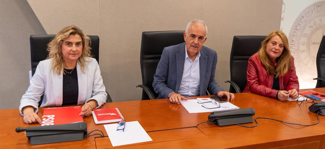 El PSOE denuncia el “desastre total” en la gestión económica del PP tras el rechazo de las cuentas generales El PSOE denuncia el “desastre total” en la gestión económica del PP tras el rechazo de las cuentas generales