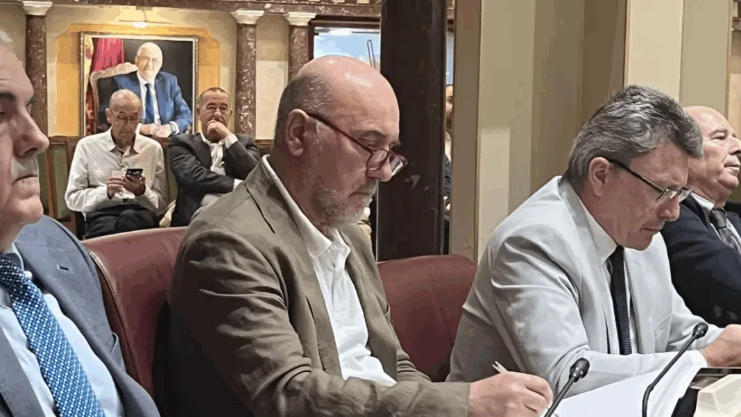 Izquierda Unida acusa al Gobierno regional de “abandonar” a los trabajadores del transporte mientras miles de empleados de Amazon están en huelga