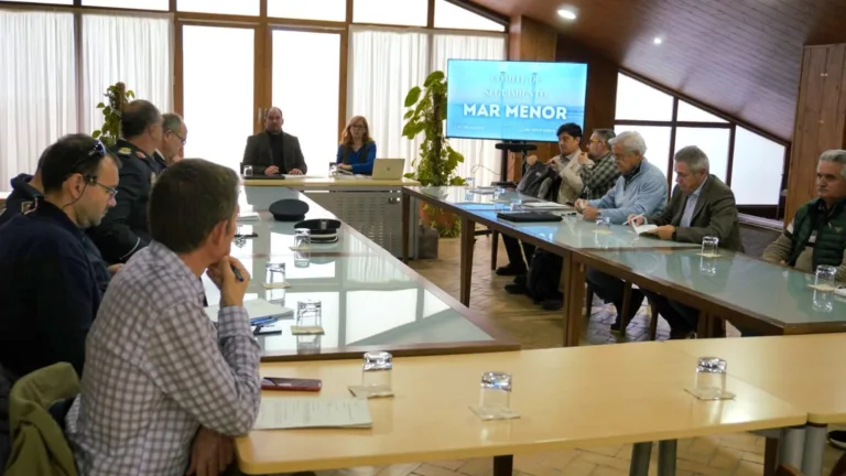 El Comité de Seguimiento del Mar Menor avanza en la regulación de la navegación en su tercera reunión