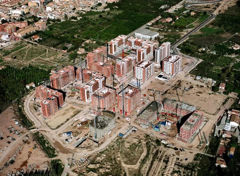 La Asociación Senda de Granada denuncia irregularidades urbanísticas y reventas en las VPO de Joven Futura