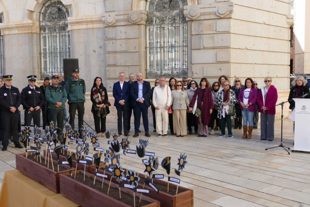 El PSOE exige el cese del portavoz de Vox en Cartagena por “aumentar el riesgo para las víctimas” con su negacionismo
