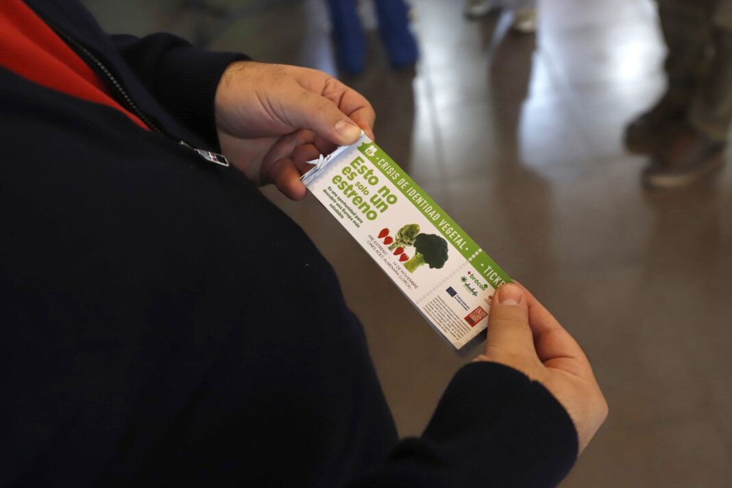 El brócoli y la alcachofa europeos se estrenan en Lorca como estrellas de cine con la ‘première’ del spot ‘Crisis de Identidad Vegetal’