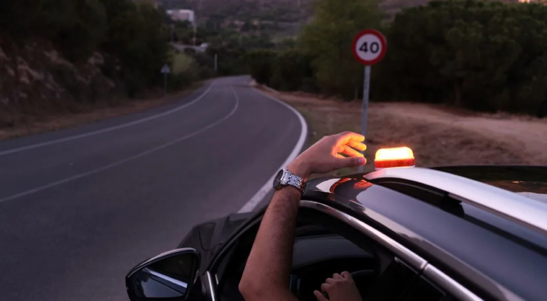 CONSUMUR alerta a los conductores: solo las balizas V16 homologadas por la DGT serán válidas a partir del 1 de enero de 2026 CONSUMUR alerta a los conductores: solo las balizas V16 homologadas por la DGT serán válidas a partir del 1 de enero de 2026