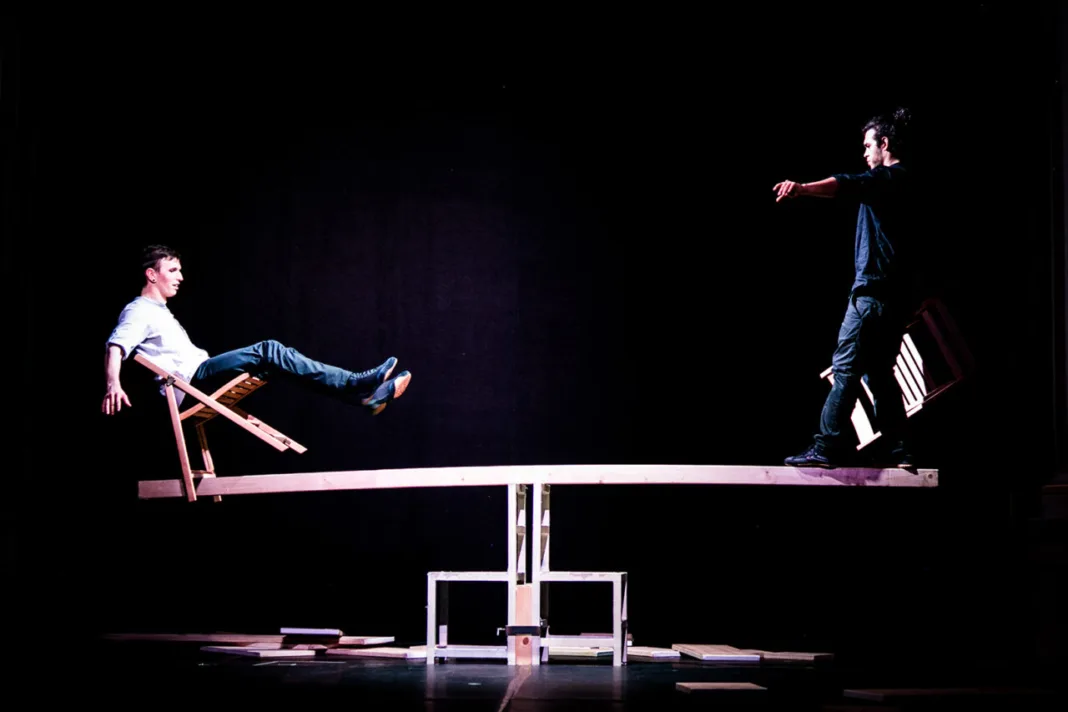 ‘QOROQ’, el premiado espectáculo de Kolektiv Lapso Cirk, llega este jueves al Teatro Circo de Murcia dentro del circuito ‘Circo a Escena’