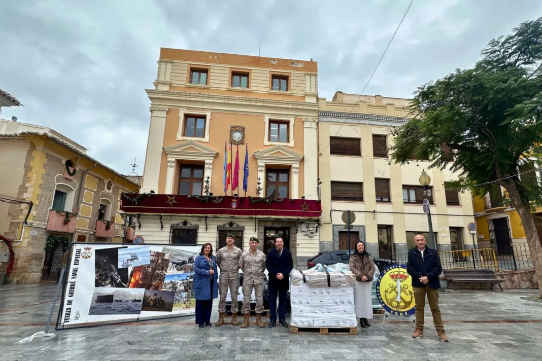 La Fuerza Naval Especial dona seis toneladas de alimentos a Mula en la “Tonelada Solidaria” La Fuerza Naval Especial dona seis toneladas de alimentos a Mula en la “Tonelada Solidaria”
