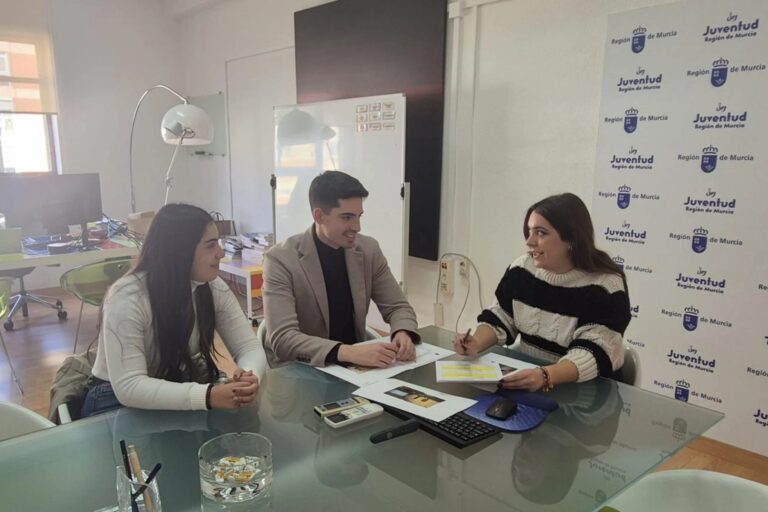 Mula reclama más apoyo regional para ampliar programas juveniles y reforzar la atención psicosocial