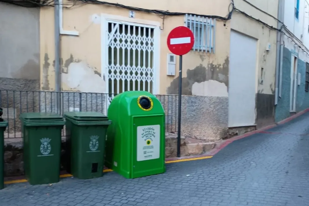 Mula amplía el reciclaje de vidrio en su casco histórico con 20 nuevos puntos de recogida Mula amplía el reciclaje de vidrio en su casco histórico con 20 nuevos puntos de recogida