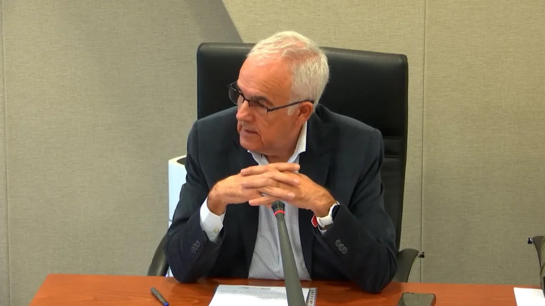 El PSOE exige al Gobierno regional que rinda cuentas por la “chapuza” del aeropuerto de Corvera, que ya supera los 400 millones de coste público El PSOE exige al Gobierno regional que rinda cuentas por la “chapuza” del aeropuerto de Corvera, que ya supera los 400 millones de coste público