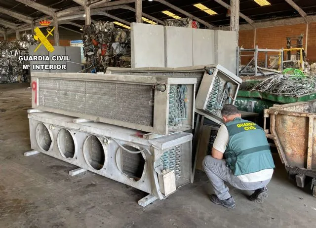 Desarticulado un grupo criminal por robos de maquinaria en Cartagena y falsificación de documentos en una chatarrería de Alicante Desarticulado un grupo criminal por robos de maquinaria en Cartagena y falsificación de documentos en una chatarrería de Alicante