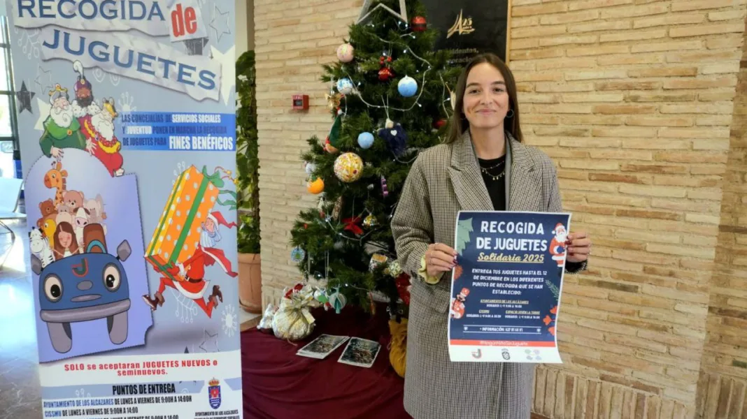 Claudia Muñoz Casas presenta Campaña Recogida Juguetes Los Alcázares reactiva su recogida solidaria de juguetes para que ningún niño se quede sin regalo esta Navidad
