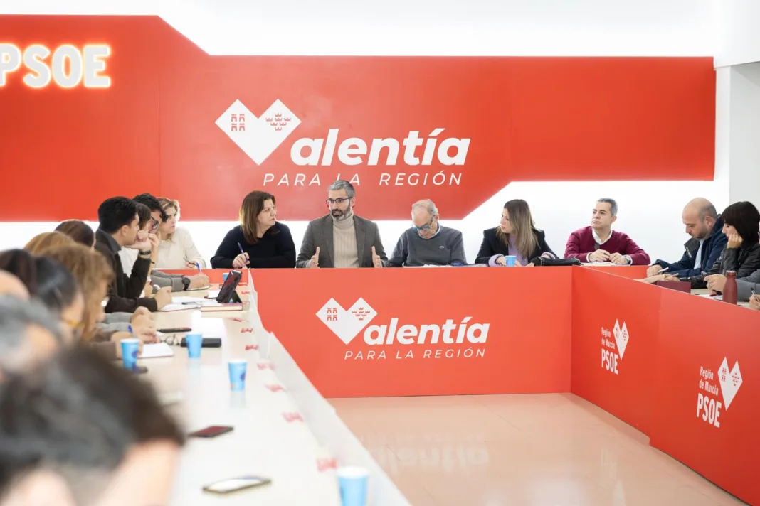 María Jesús López sitúa al PSRM como alternativa frente a un PP “agotado y devorado por Vox” María Jesús López sitúa al PSRM como alternativa frente a un PP “agotado y devorado por Vox”