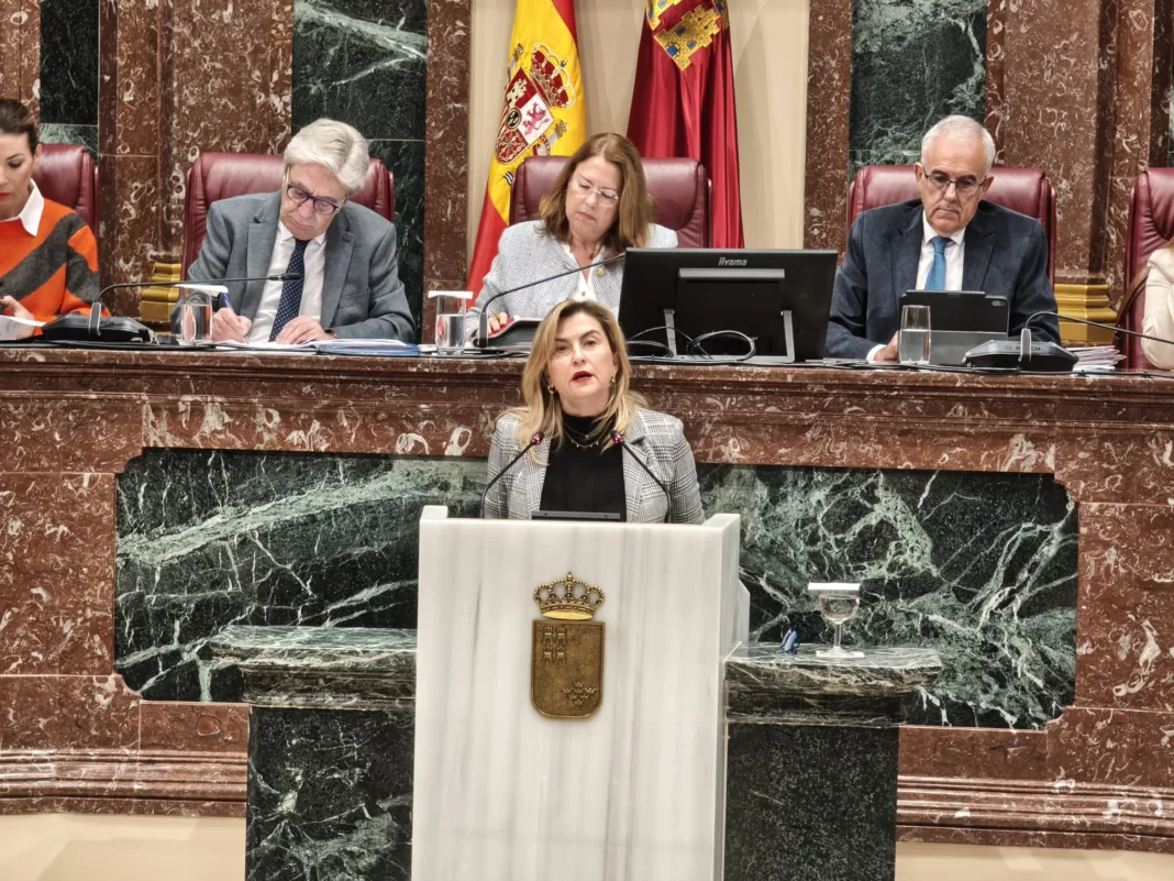 El PSOE acusa al PP de blindar a López Miras con un reglamento “lleno de lagunas” para evitar el control parlamentario El PSOE acusa al PP de blindar a López Miras con un reglamento “lleno de lagunas” para evitar el control parlamentario