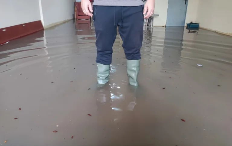 El PSOE denuncia una chapuza municipal que inunda viviendas con aguas fecales en Molina