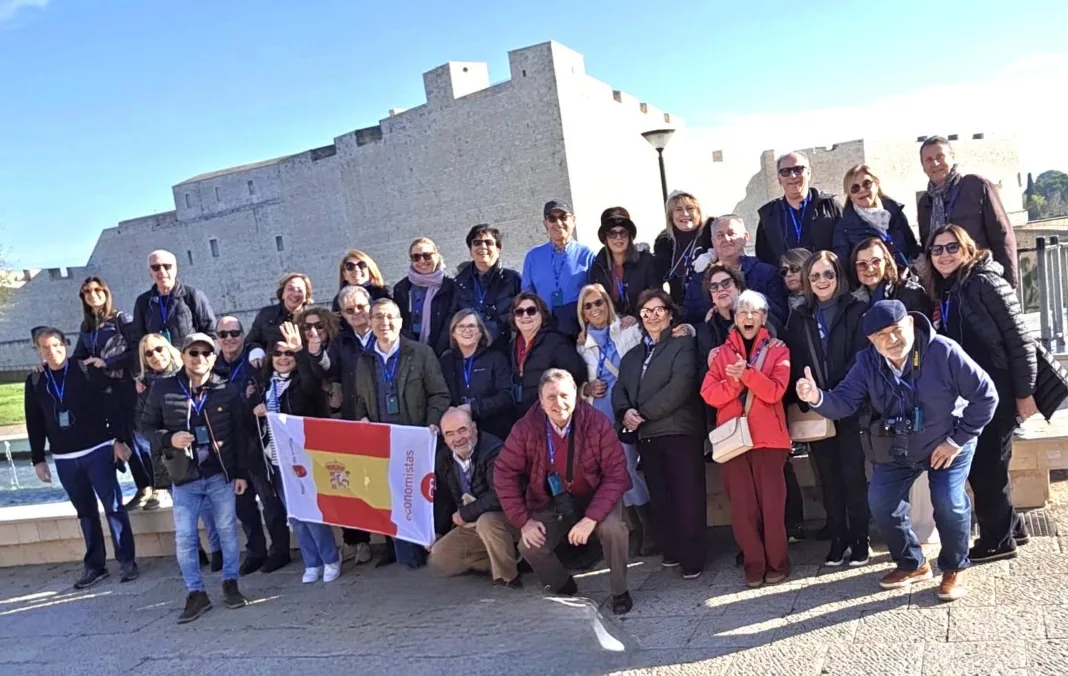Treinta economistas de la Región participan en un viaje profesional de networking por enclaves Patrimonio de la Humanidad en Apulia Treinta economistas de la Región participan en un viaje profesional de networking por enclaves Patrimonio de la Humanidad en Apulia