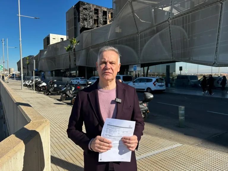 El PSOE denuncia el colapso de las pruebas diagnósticas en Cartagena y exige más personal para frenar las derivaciones a clínicas privadas