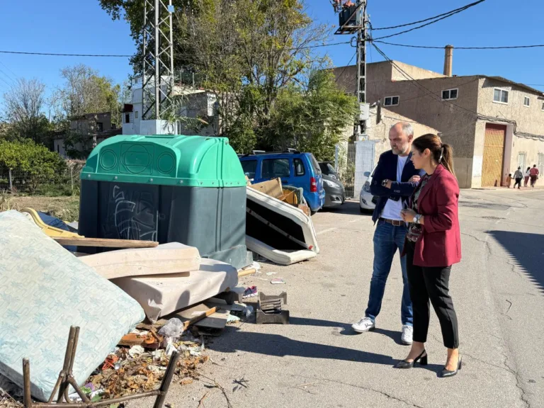 El PSOE alerta de un “colapso operativo” en la limpieza de Murcia por falta de personal y una flota incapaz de asumir el servicio