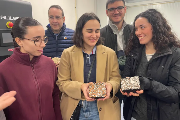 Estudiantes de Minas de la UPCT descubren en primera persona la tecnología más avanzada en hormigón de la Región de Murcia