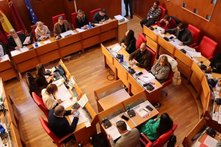 El PSOE de Lorca rechaza los presupuestos de 2026 por recortar vivienda y abandonar pedanías y barrios